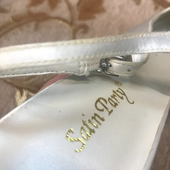 Dye-Able White Embroidered Roses Satin Slingback, Formal Pump Dress Shoe Wedding - Picture 12 of 16